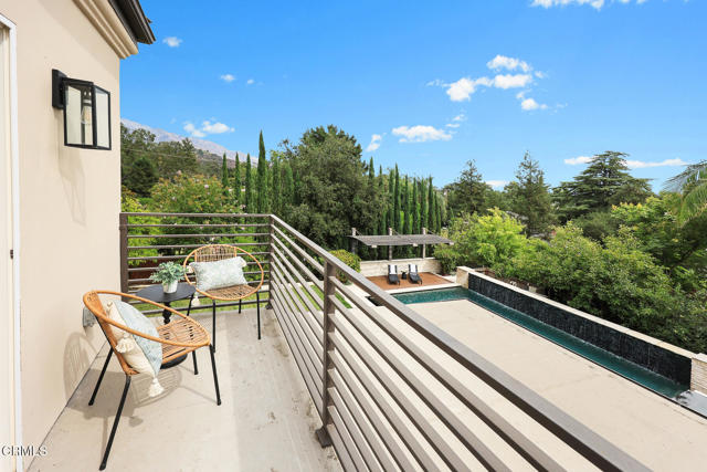 5008 La Canada Boulevard, La Canada Flintridge CA: https://media.crmls.org/mediaz/915a85e7-1b98-45d2-9136-54e46c45eacd.jpg