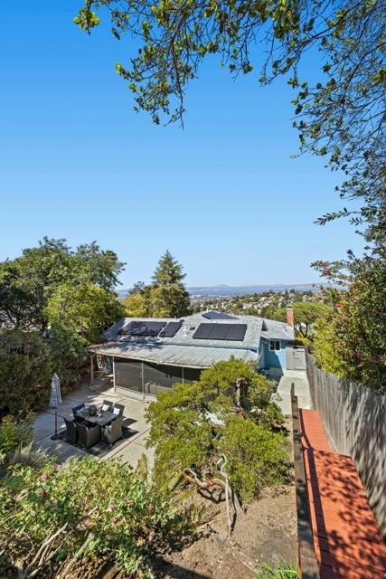 2310 Wooster Avenue, Belmont CA: https://media.crmls.org/mediaz/915ade0c-b86a-407f-aa1d-e932efeff8bd.jpg