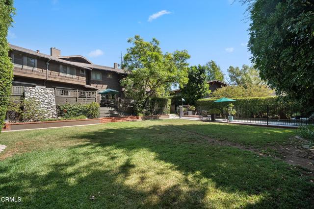 1327 S Oak Knoll Avenue, Pasadena CA: https://media.crmls.org/mediaz/915b7f35-d9a0-49f6-9545-2bc3eebc9709.jpg