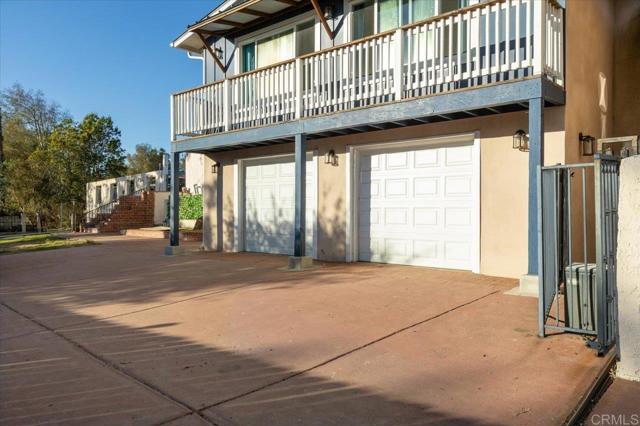 1971 Bernardo Avenue, Escondido CA: https://media.crmls.org/mediaz/915c58a1-f32d-4b4a-88fe-4313067abdab.jpg