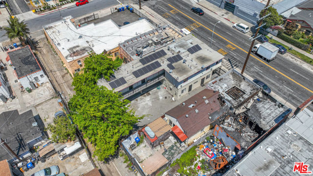 3711 S Western Avenue, Los Angeles CA: https://media.crmls.org/mediaz/915cc14f-9d72-4214-83bb-98f36a080649.jpg