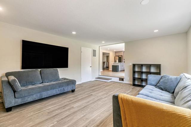 2739 Saint Giles Lane, Mountain View CA: https://media.crmls.org/mediaz/915cd61a-5c8b-4a17-94a4-92713f95ab70.jpg
