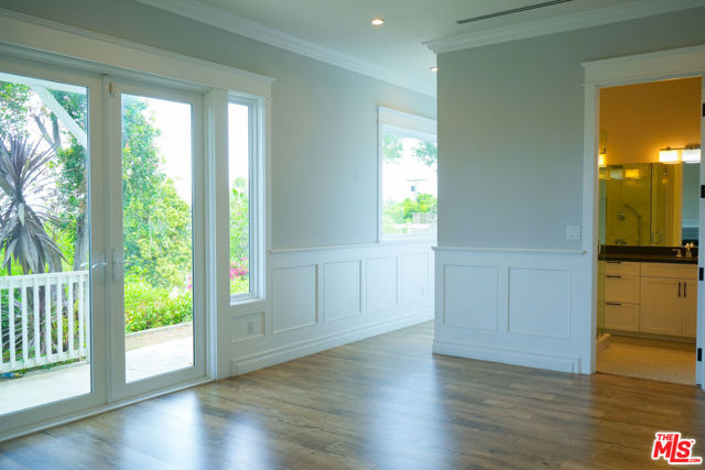 22224 Cass Avenue, Woodland Hills CA: https://media.crmls.org/mediaz/915d357f-4452-49d0-b7da-d24ccdd5c83c.jpg