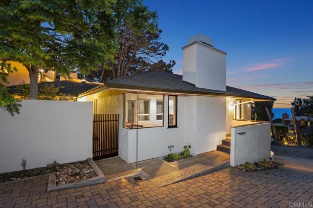 1859 Zapo Street, Del Mar CA: https://media.crmls.org/mediaz/915d47f6-9287-4acd-b88b-11e22b8c71ef.jpg