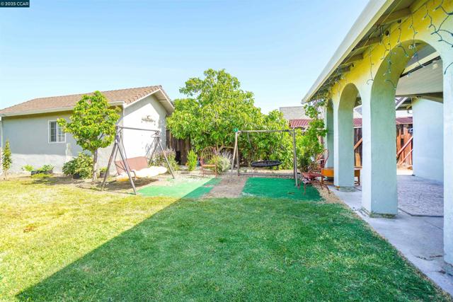 37 Wharf Dr, Bay Point CA: https://media.crmls.org/mediaz/915dcef6-a4f5-4fe5-b4d7-64447507e88a.jpg