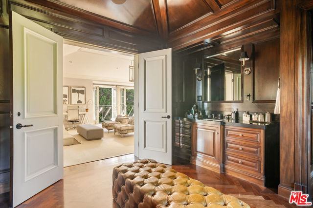 Drew Fenton | 10847 Bellagio Road Los Angeles CA | MLS: 7449719 Drew Fenton | 10847 Bellagio Road Los Angeles CA | MLS: 7449719