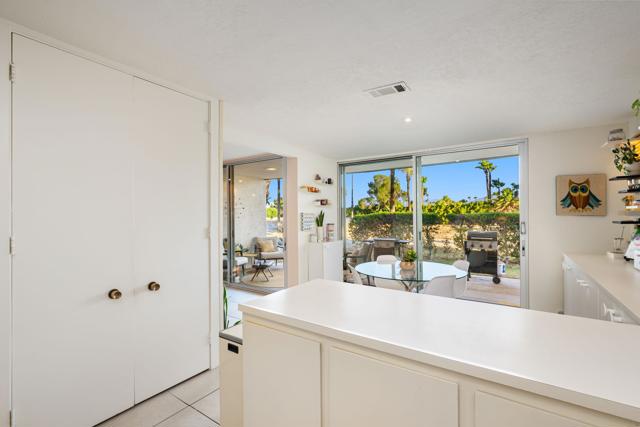 2501 N Whitewater Club Drive, Palm Springs CA: https://media.crmls.org/mediaz/915e618e-9639-429d-9426-cae14dfce020.jpg