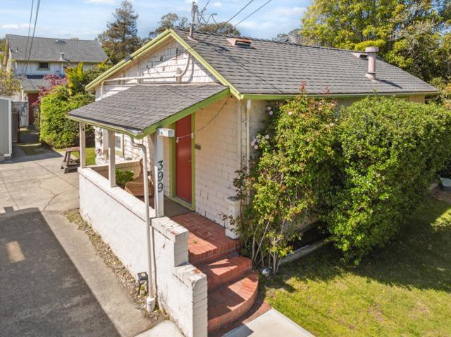 399 13th Avenue, Santa Cruz CA: https://media.crmls.org/mediaz/915e9b93-870e-4bbf-994f-ab94d1390ae8.jpg
