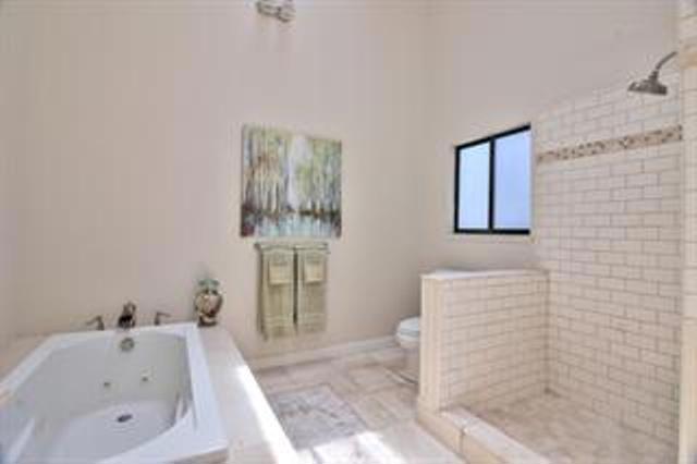 17280 Tamara Lane, Royal Oaks CA: https://media.crmls.org/mediaz/915eac0d-78c1-4836-8d22-937d38884c7d.jpg