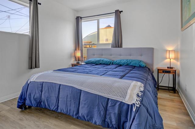 Detail Gallery Image 16 of 25 For 3715 Mission Bld, San Diego,  CA 92109 - 3 Beds | 2 Baths