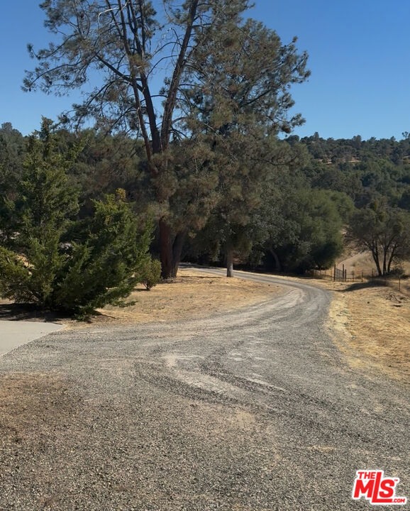 31229 Rolling Meadow Court, Coarsegold CA: https://media.crmls.org/mediaz/915f012c-bac6-4ca1-aa5c-a4d4e58f1f91.jpg