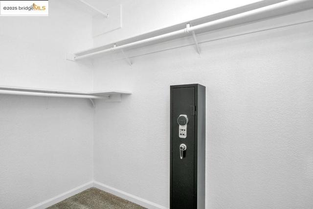 738 Valley Green Dr, Brentwood CA: https://media.crmls.org/mediaz/915fb261-7652-4108-83b6-9be809505e39.jpg