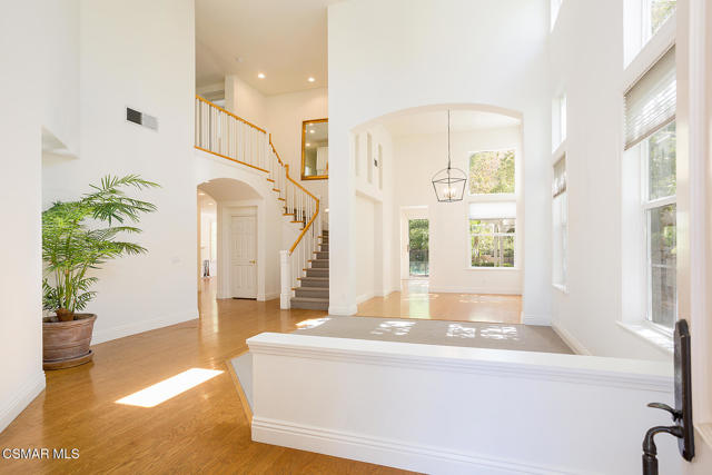 1034 Lambourne Place, Oak Park CA: https://media.crmls.org/mediaz/916025c5-df97-4c88-81e3-3bc0504bd5d8.jpg