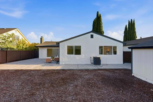 1485 Meadow Glen Way, San Jose CA: https://media.crmls.org/mediaz/91602eab-2b5c-4198-bada-85c23f3a0db0.jpg