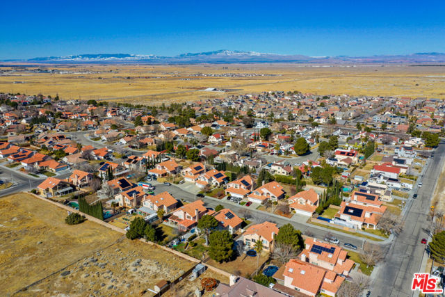 3626 W Avenue J2, Lancaster CA: https://media.crmls.org/mediaz/91603b83-6c9e-43df-a659-a943e844e16b.jpg