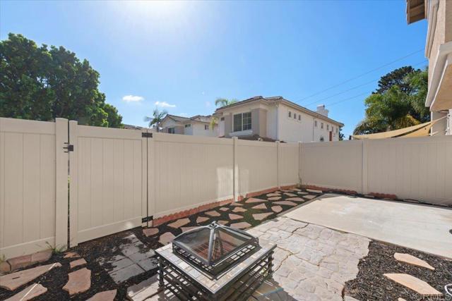 Detail Gallery Image 39 of 44 For 1275 Natoma Way #B,  Oceanside,  CA 92057 - 3 Beds | 2/1 Baths