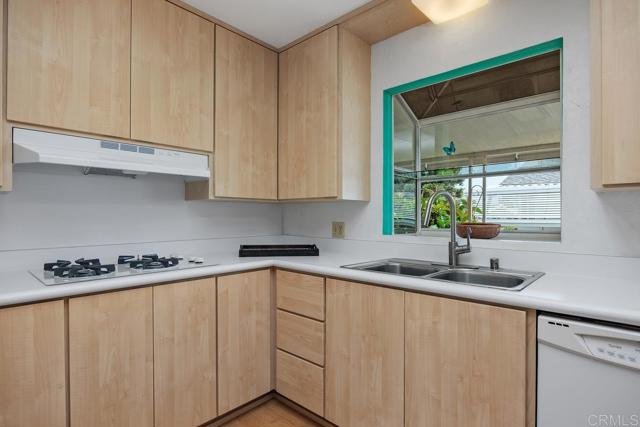 Detail Gallery Image 7 of 23 For 4967 Cindy Ave, Carlsbad,  CA 92008 - 2 Beds | 2 Baths