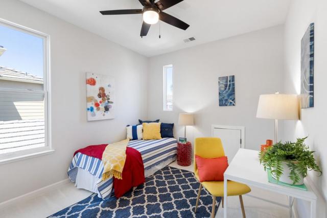4681 La Crescent Loop, San Jose CA: https://media.crmls.org/mediaz/9160944c-7b07-4286-8b97-255f25cf4f67.jpg