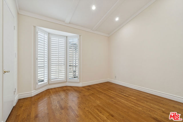 880 Hilldale Avenue, West Hollywood CA: https://media.crmls.org/mediaz/916160ff-bbf9-462b-94f6-db1832150701.jpg