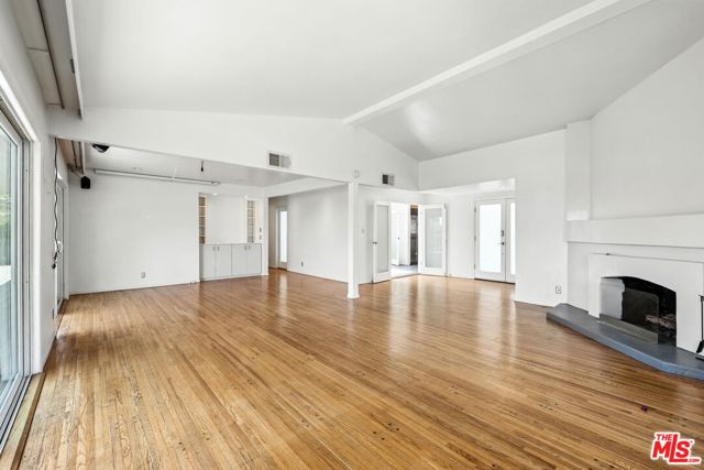 1317 Devlin Drive, Los Angeles CA: https://media.crmls.org/mediaz/916184a1-ca34-4cd9-86c4-3d7c9bb9ed64.jpg