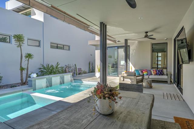 1345 Vue Place, Palm Springs, CA 92262