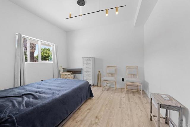 12953 Carriage Rd, Poway CA: https://media.crmls.org/mediaz/9161abb6-3b40-4970-bc3b-bde0d2313427.jpg