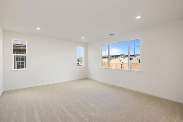 2130 Gladiola Drive, Hollister CA: https://media.crmls.org/mediaz/9161fbc3-e203-49c7-84f3-ab2ca55fa587.jpg