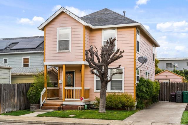 10510 East Court, Oakland CA: https://media.crmls.org/mediaz/9161fef7-a3c7-4360-9094-942f77fd1dad.jpg