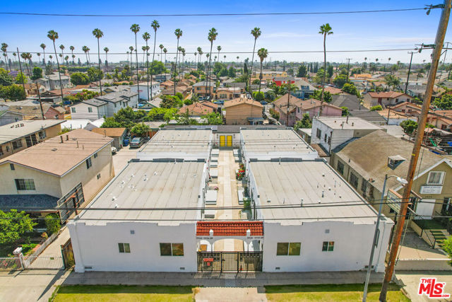 5926 S Hoover Street, Los Angeles CA: https://media.crmls.org/mediaz/91629bd5-43e9-40cc-a864-59c4abfaacfb.jpg