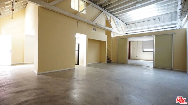 922 W 23Rd Street, Los Angeles CA: https://media.crmls.org/mediaz/9162d1ff-ea36-4256-9bf4-21b7711e4b10.jpg