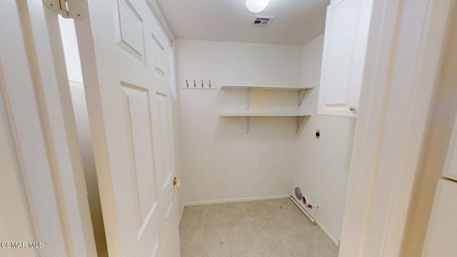4862 Martona Drive, Oak Park CA: https://media.crmls.org/mediaz/9163bfab-49e0-4887-a2a3-bc0463cee701.jpg