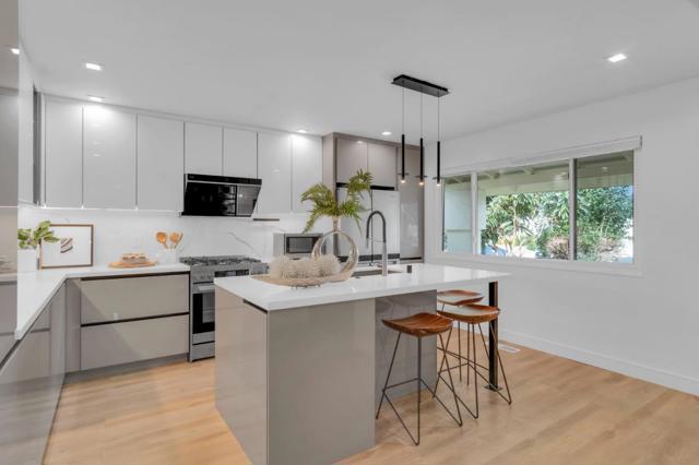 2921 Daisy Court, Union City CA: https://media.crmls.org/mediaz/9163fadc-c025-41c7-b4d8-497efa441f82.jpg