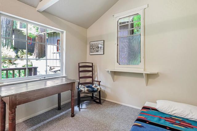 855 Dearborn Park Road, Pescadero CA: https://media.crmls.org/mediaz/91641026-4937-451c-8ff6-b982c9ef6988.jpg