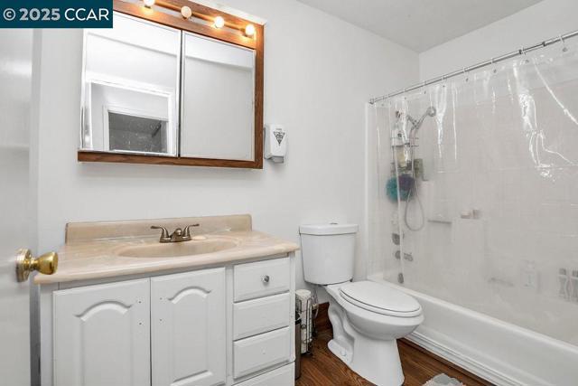 2256 CONCORD DR, Pittsburg CA: https://media.crmls.org/mediaz/916455a4-f88c-4d0a-8518-180d0b419fbc.jpg