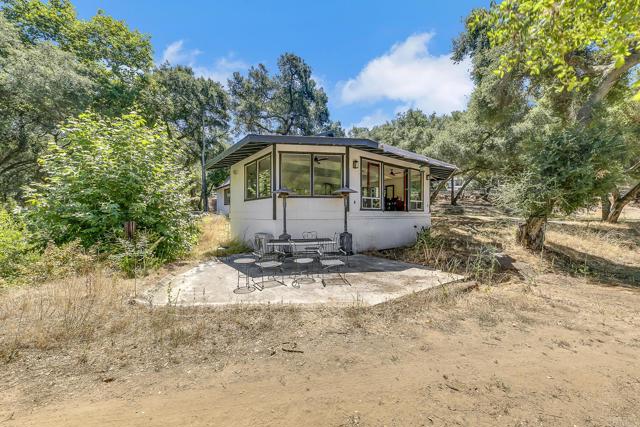 15134 Woods Valley Road, Valley Center CA: https://media.crmls.org/mediaz/916459c1-1a87-4b1e-87c1-8b7c1cab1768.jpg