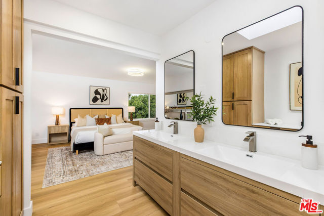 4804 La Villa Marina, Marina del Rey CA: https://media.crmls.org/mediaz/9164c7da-a6e9-4bd1-97c5-bd8279c97ca4.jpg