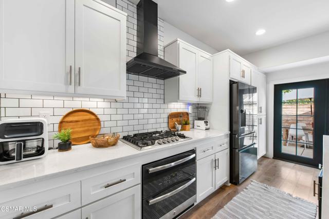 2658 Morning Grove Way, Thousand Oaks CA: https://media.crmls.org/mediaz/9165ed78-5401-46a6-b080-b90aec2ea557.jpg