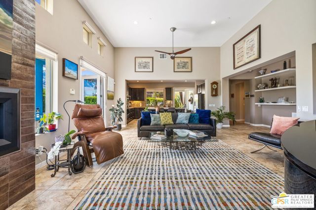 2985 Searchlight Lane, Palm Springs CA: https://media.crmls.org/mediaz/9166e49f-f75f-4337-a5ca-7014cc6db681.jpg