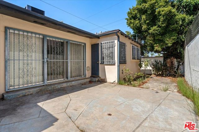 5981 Pickford Street, Los Angeles CA: https://media.crmls.org/mediaz/9166eeee-5f1c-404c-928c-7c1a1a299a67.jpg