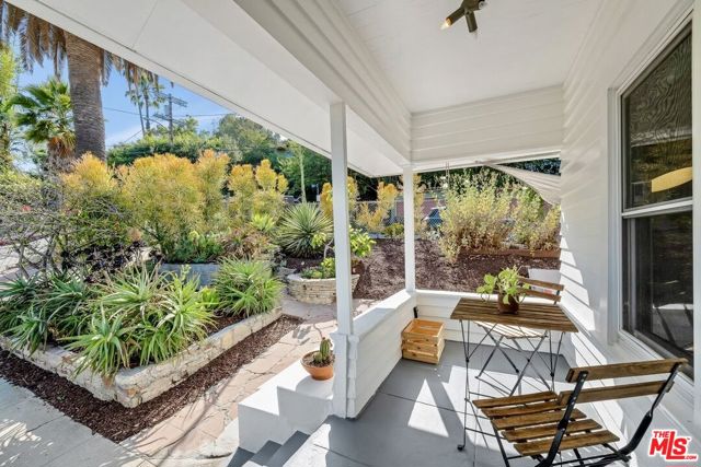 1631 Champlain Terrace, Los Angeles CA: https://media.crmls.org/mediaz/9166f55b-7cf3-4ce0-ab3e-fb7e2c08ca72.jpg