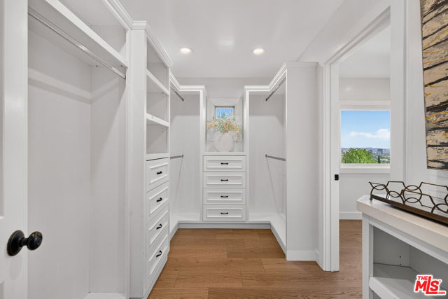 4 Bed Home for Sale in Los Angeles, California