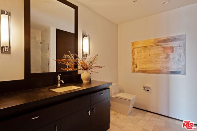 1155 S Grand Avenue, Los Angeles CA: https://media.crmls.org/mediaz/91673f5e-e243-4a69-aaab-f6867fcfa591.jpg