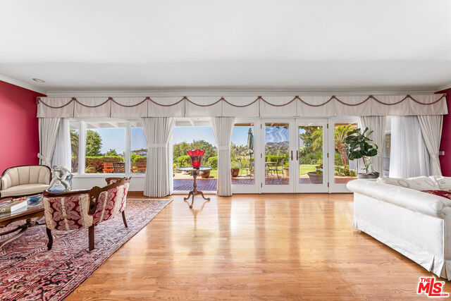 Image 1 of 39 For 821 Glenmere Way