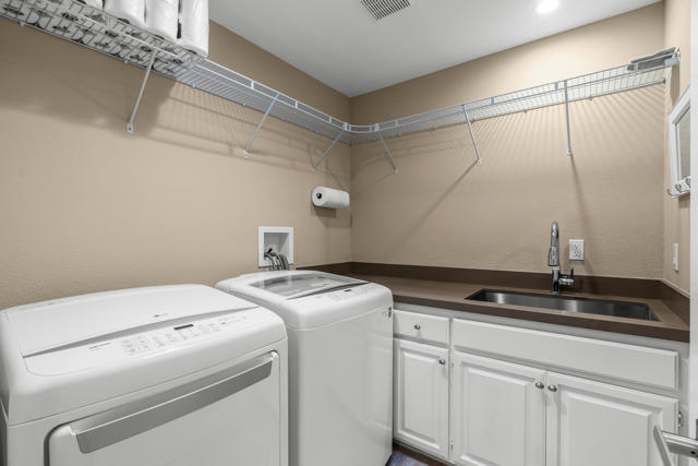 132 Columbia Drive, Rancho Mirage CA: https://media.crmls.org/mediaz/916899f6-e636-4d20-a2f7-cf0ab21f9a55.jpg