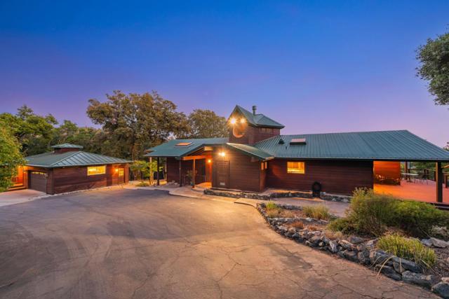 950 Oak Ridge Road, Los Gatos CA: https://media.crmls.org/mediaz/916be835-5524-4873-856e-2bfda74d6693.jpg