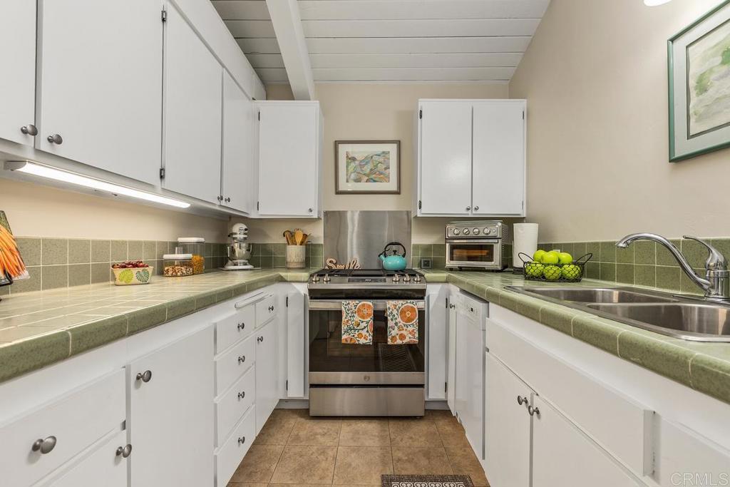 7512 Viejo Castilla Way - photo 9