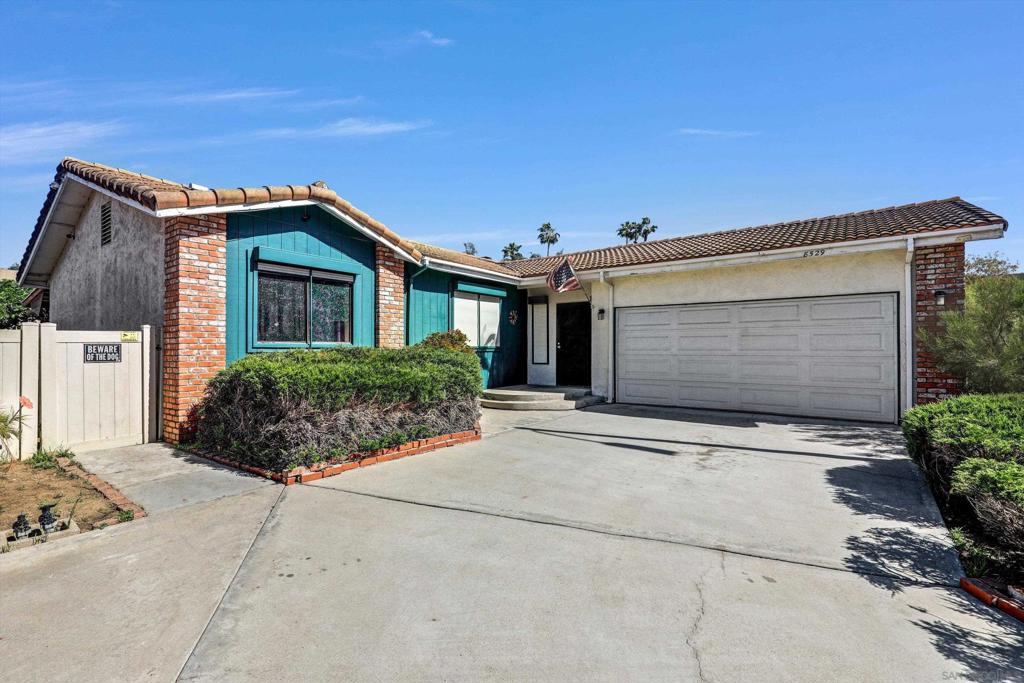8529 Snow White Dr