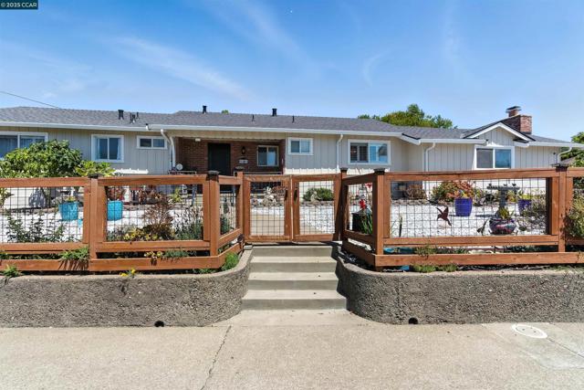 1201 Valle Vista Ave, Vallejo CA: https://media.crmls.org/mediaz/916c5296-75df-45bd-9e1f-84d76a3c6ea1.jpg