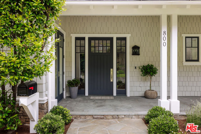 800 GREENTREE Road, Pacific Palisades CA: https://media.crmls.org/mediaz/916c6b7c-8701-4de5-b72c-a78d2e86d865.jpg
