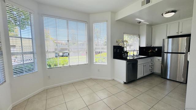 11545 Caminito La Bar, San Diego CA: https://media.crmls.org/mediaz/916cec32-c319-4c18-aede-9c92e3c2b167.jpg